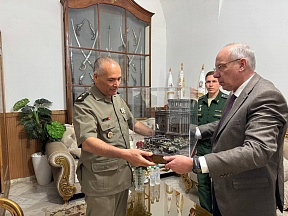 Remise du diorama «la Prise de Berlin par l'Armée Rouge»