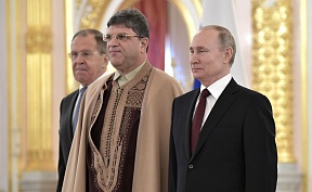 Le Président de la Fédération de Russie Vladimir Poutine a reçu les lettres de créance de l'Ambassadeur de la République Tunisienne à Moscou Tarek Ben Salem